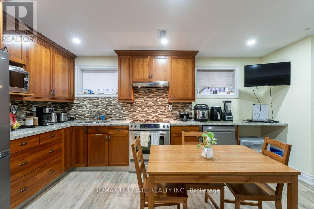21 Thornton Avenue, Toronto, Ontario  M6E 2E3 - Photo 31 - W12735166
