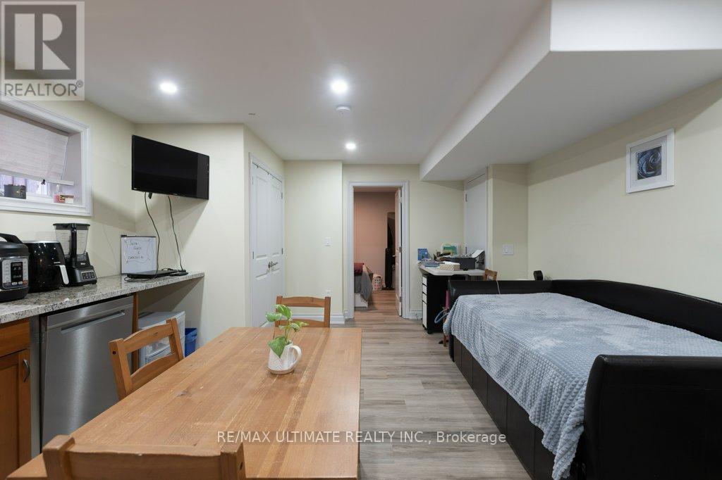 21 Thornton Avenue, Toronto, Ontario  M6E 2E3 - Photo 34 - W12735166