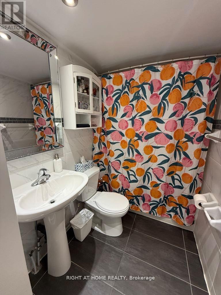 1054 Dufferin Street, Toronto, Ontario  M6H 4B6 - Photo 11 - W12735202