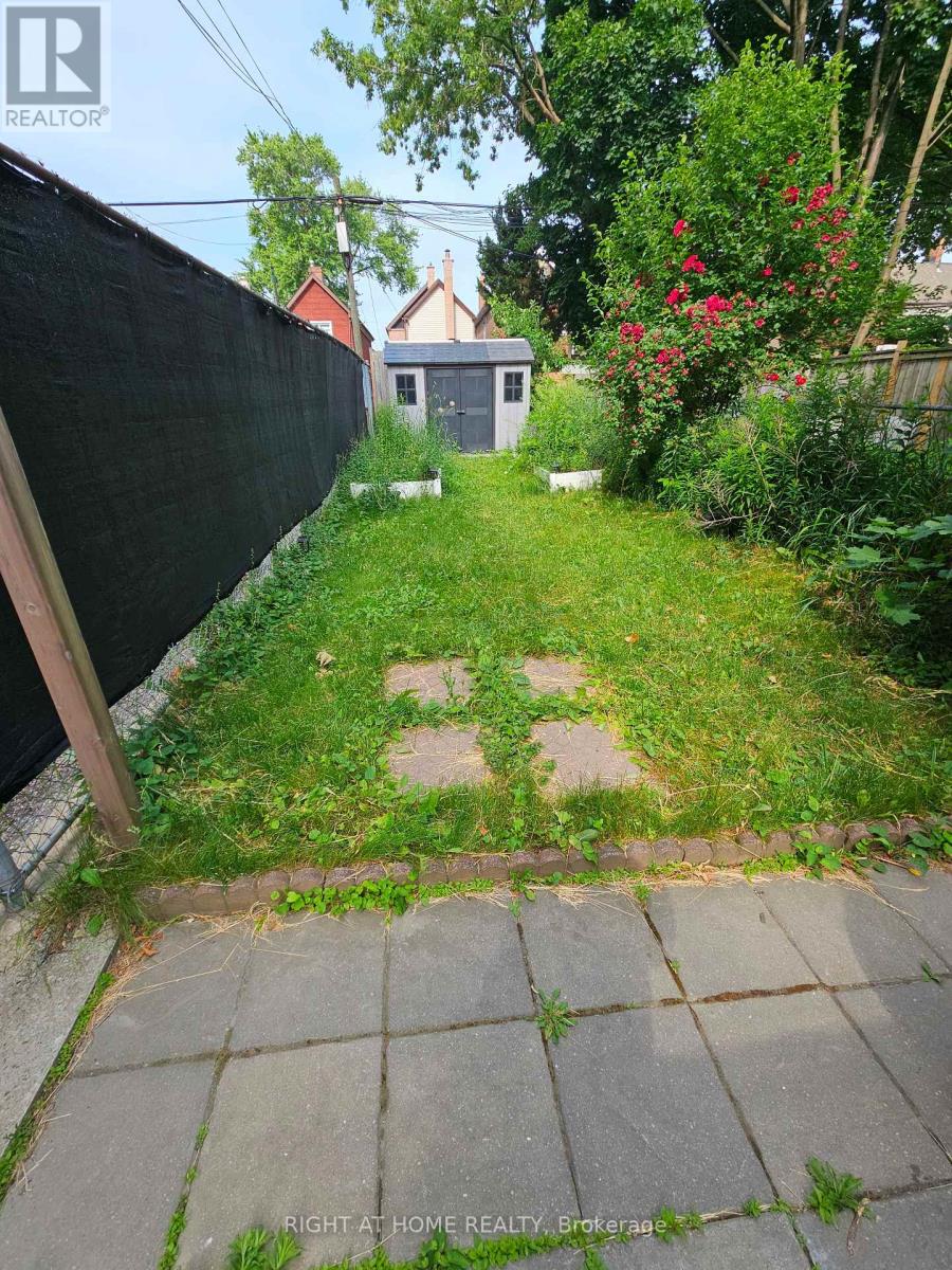 1054 Dufferin Street, Toronto, Ontario  M6H 4B6 - Photo 14 - W12735202