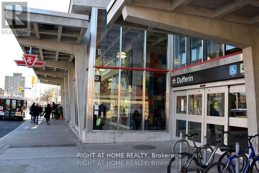 1054 Dufferin Street, Toronto, Ontario  M6H 4B6 - Photo 16 - W12735202