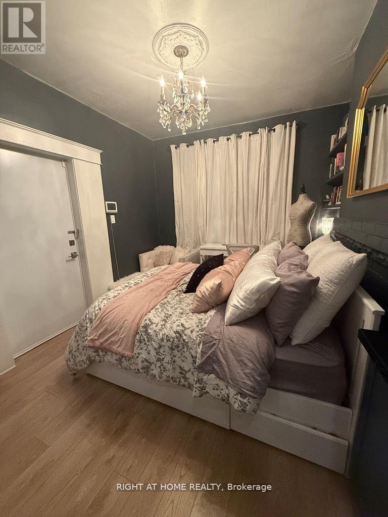 1054 Dufferin Street, Toronto, Ontario  M6H 4B6 - Photo 4 - W12735202