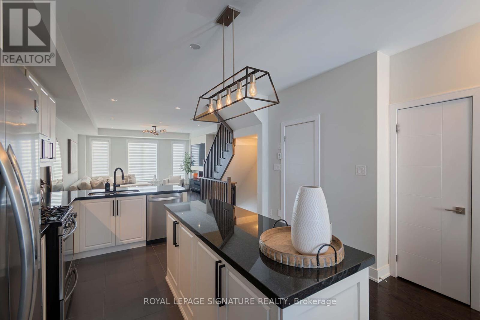 1149 Beachcomber Road, Mississauga, Ontario  L5G 0B4 - Photo 10 - W12735228