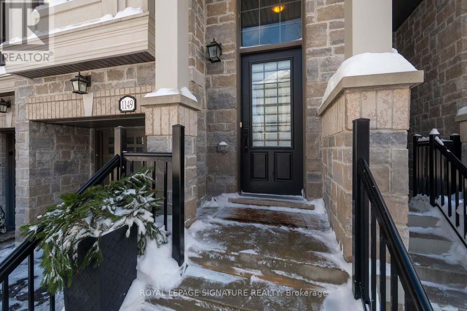 1149 Beachcomber Road, Mississauga, Ontario  L5G 0B4 - Photo 2 - W12735228