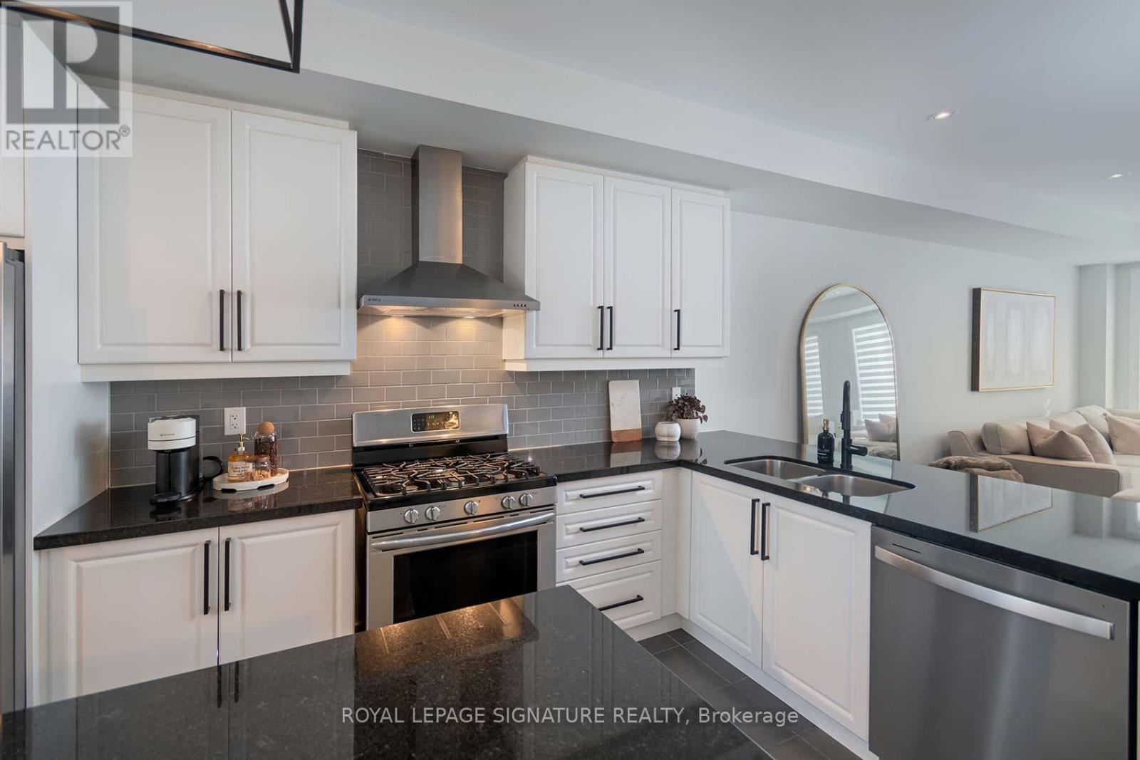 1149 Beachcomber Road, Mississauga, Ontario  L5G 0B4 - Photo 9 - W12735228