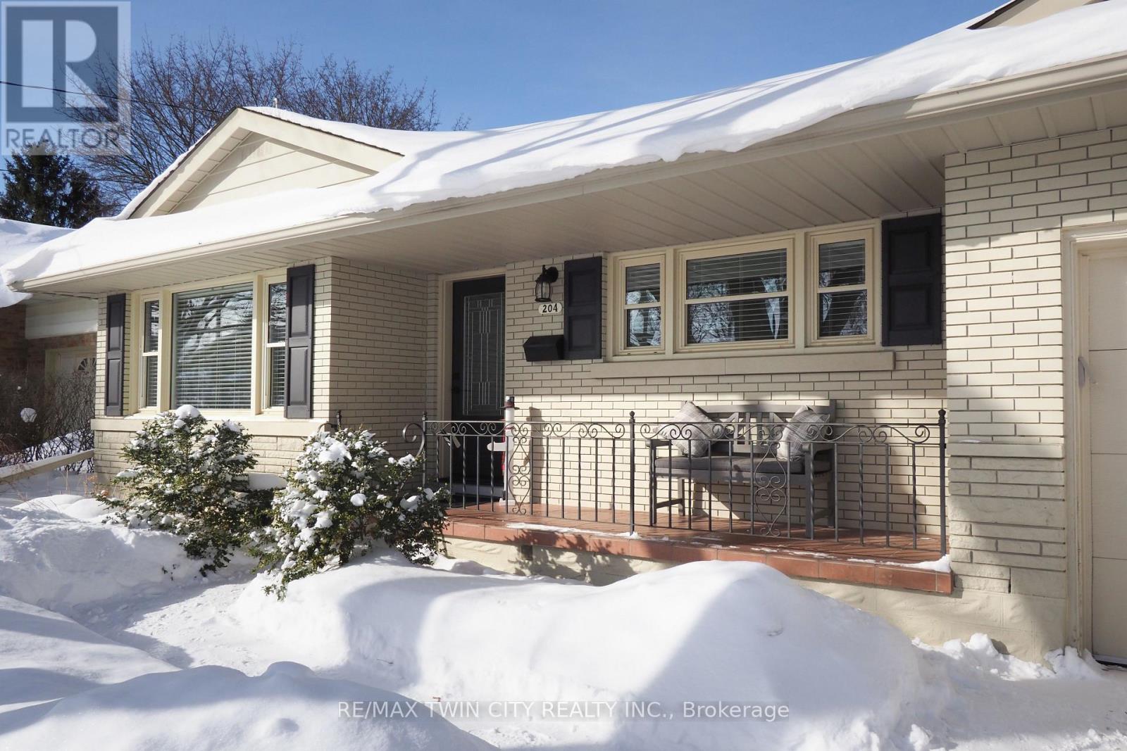 204 Rodney Street, Waterloo, Ontario  N2J 1G5 - Photo 2 - X12735206