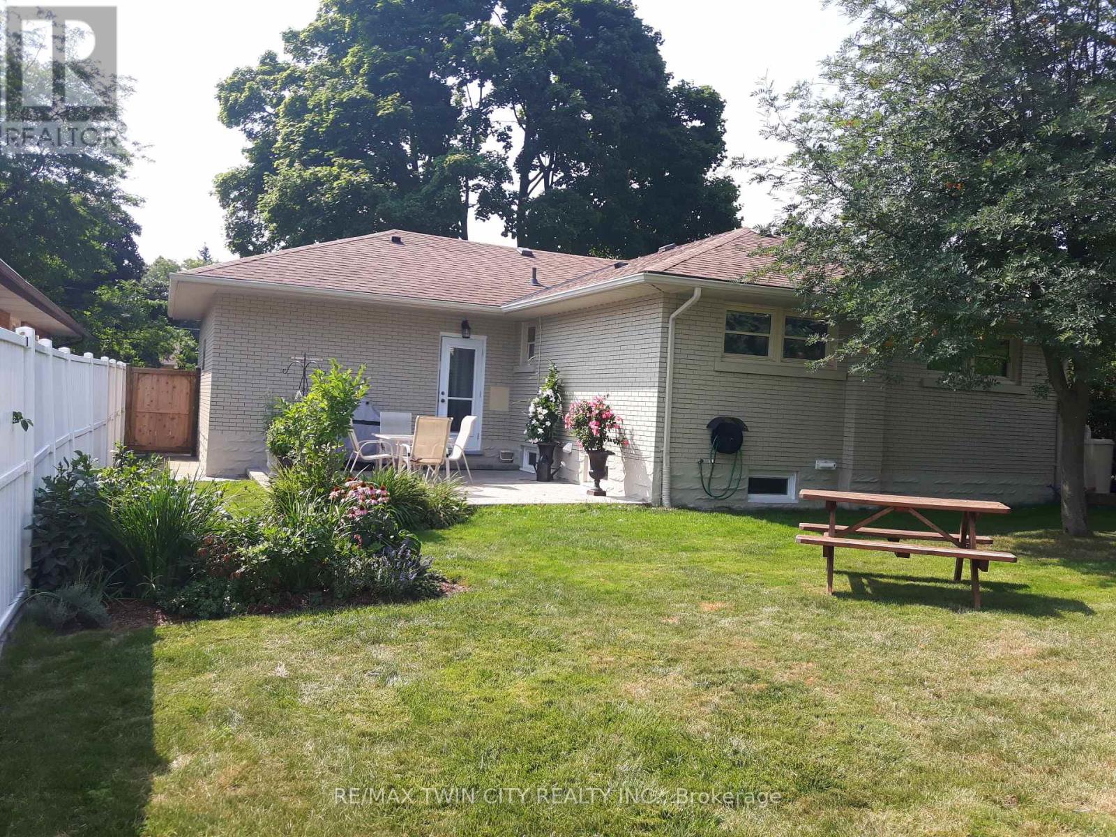 204 Rodney Street, Waterloo, Ontario  N2J 1G5 - Photo 47 - X12735206