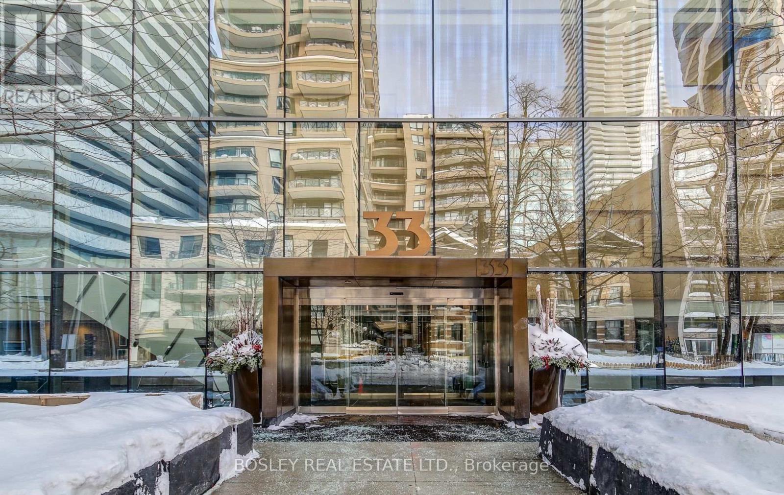 608 - 33 Charles Street E, Toronto, Ontario  M4Y 0A2 - Photo 2 - C12730456