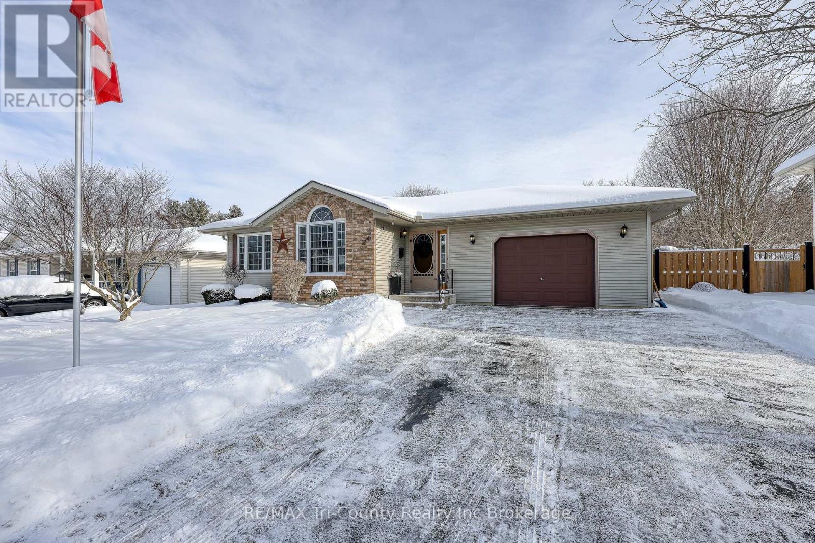 24 Lorraine Avenue, Tillsonburg, Ontario  N4G 4V3 - Photo 1 - X12735516