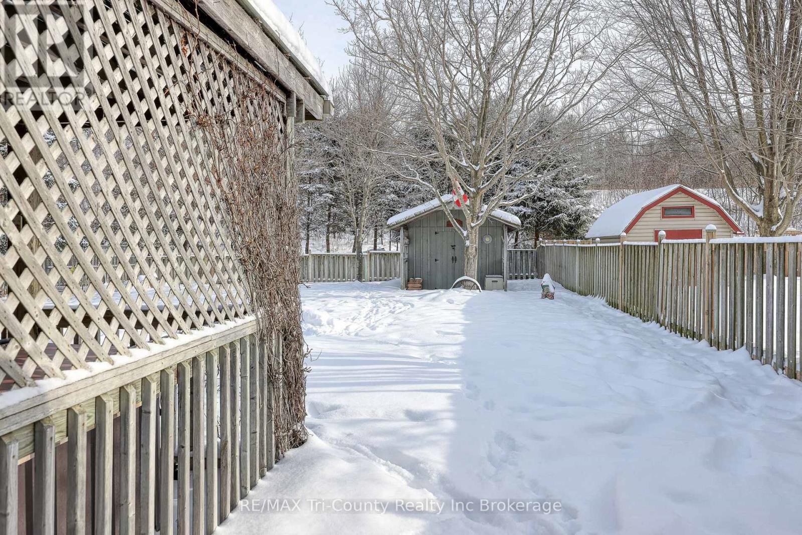 24 Lorraine Avenue, Tillsonburg, Ontario  N4G 4V3 - Photo 2 - X12735516