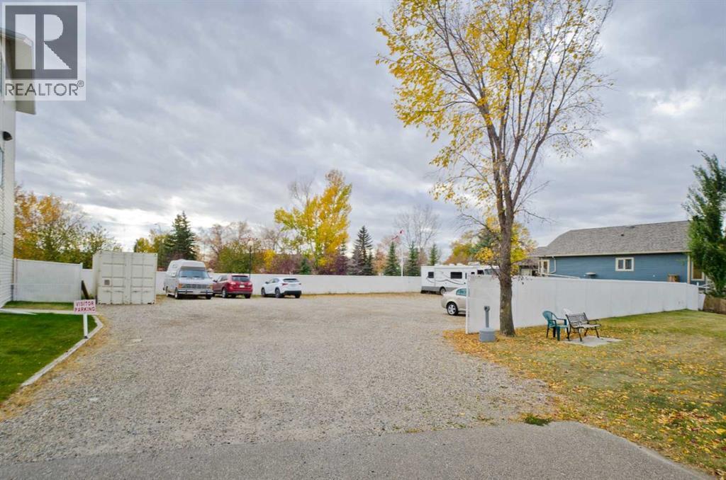 301, 3 Parklane Way, Strathmore, Alberta  T1P 1N6 - Photo 17 - A2281048