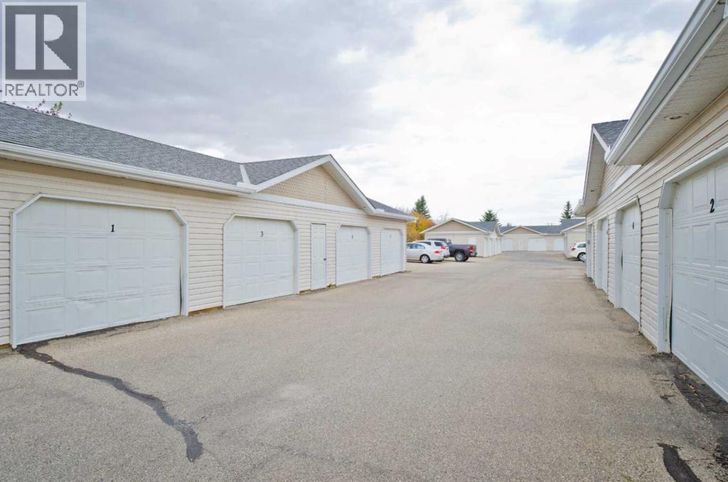 301, 3 Parklane Way, Strathmore, Alberta  T1P 1N6 - Photo 16 - A2281048