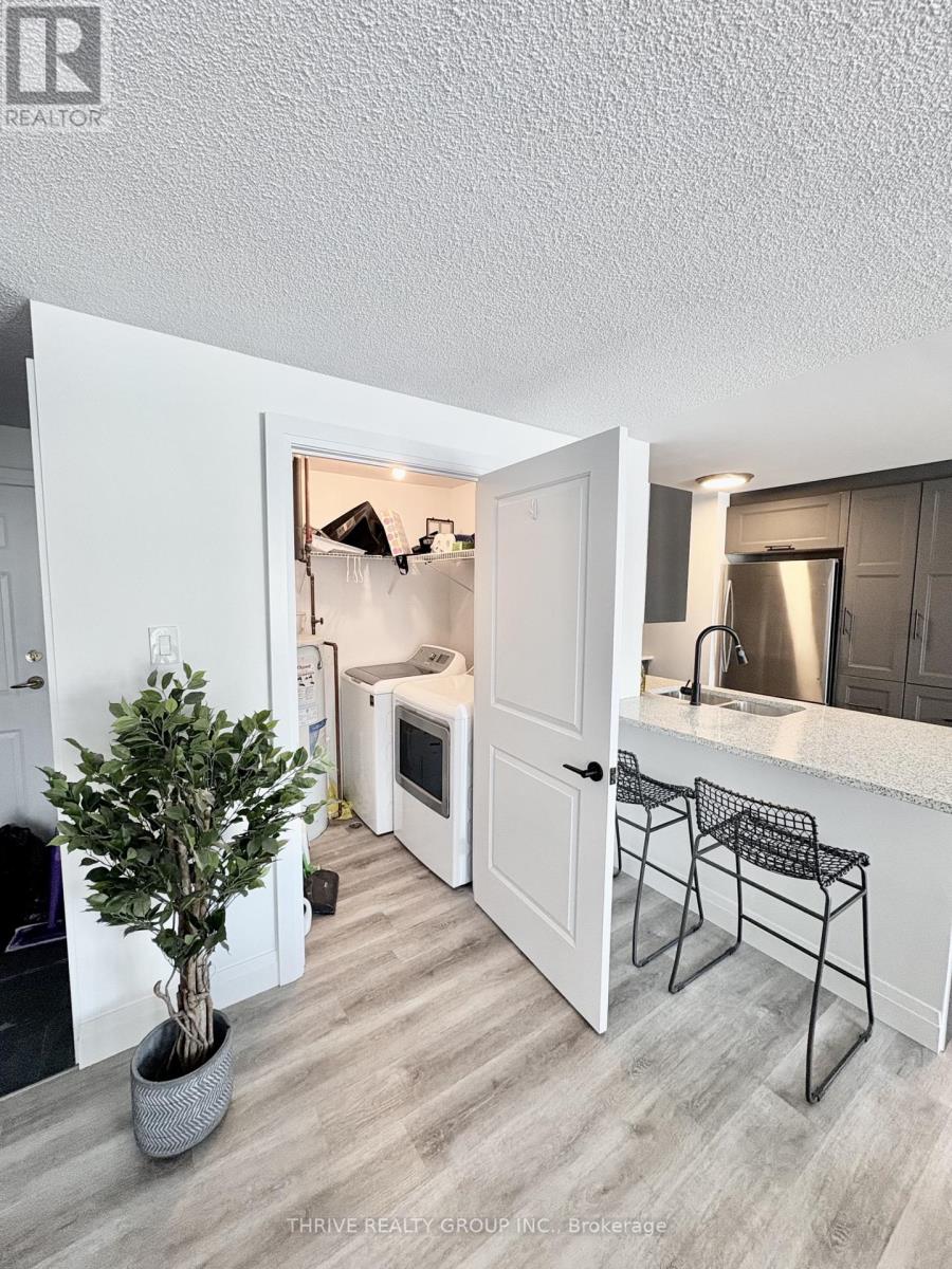 205 - 77 Baseline Road W, London South, Ontario  N6J 1V5 - Photo 3 - X12735396