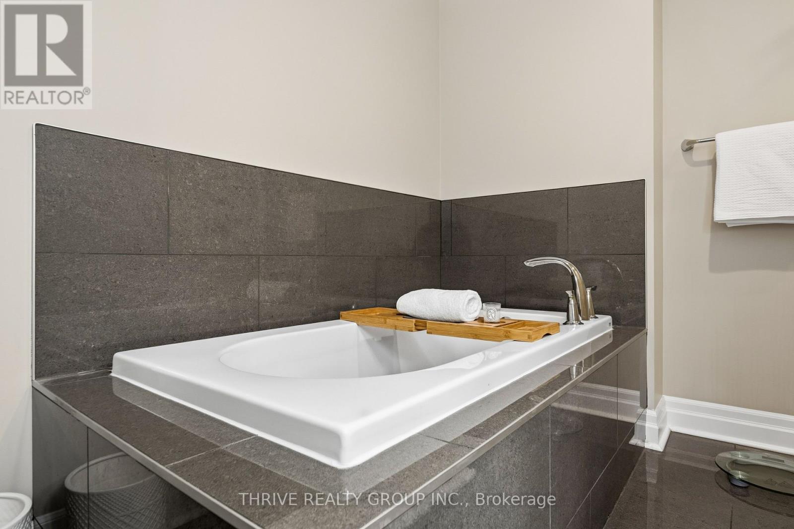 205 - 240 Villagewalk Boulevard, London North, Ontario  N6G 0P6 - Photo 32 - X12735472