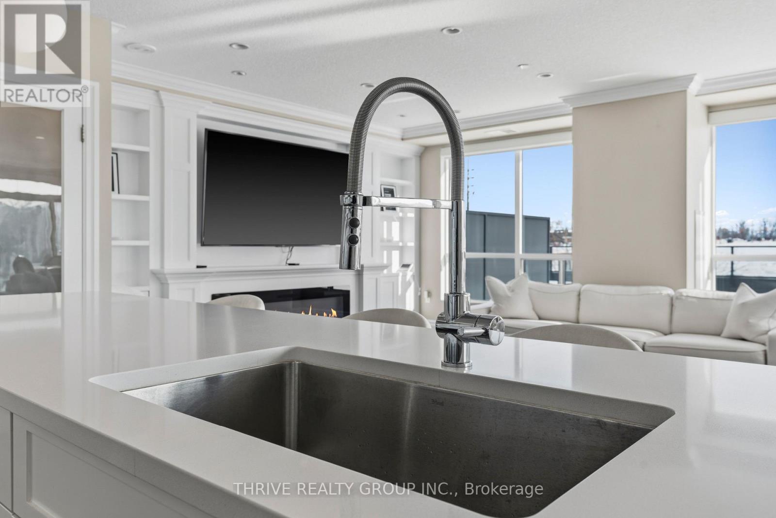 205 - 240 Villagewalk Boulevard, London North, Ontario  N6G 0P6 - Photo 8 - X12735472