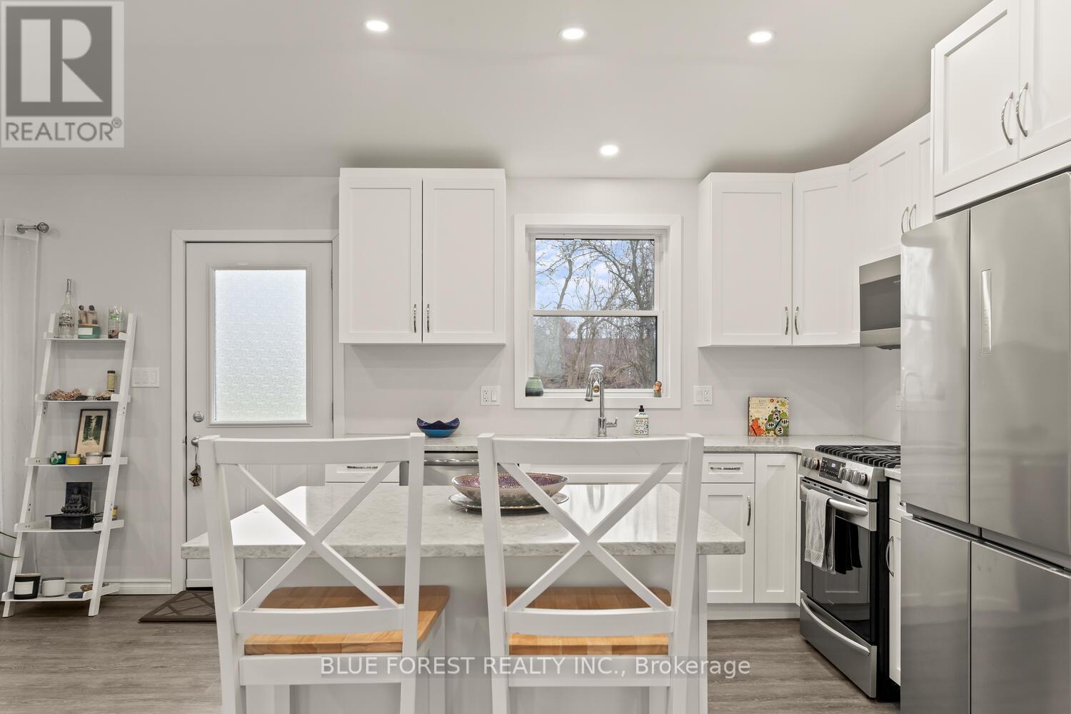 1148 Jane Street, West Elgin, Ontario  N0L 2P0 - Photo 12 - X12735476