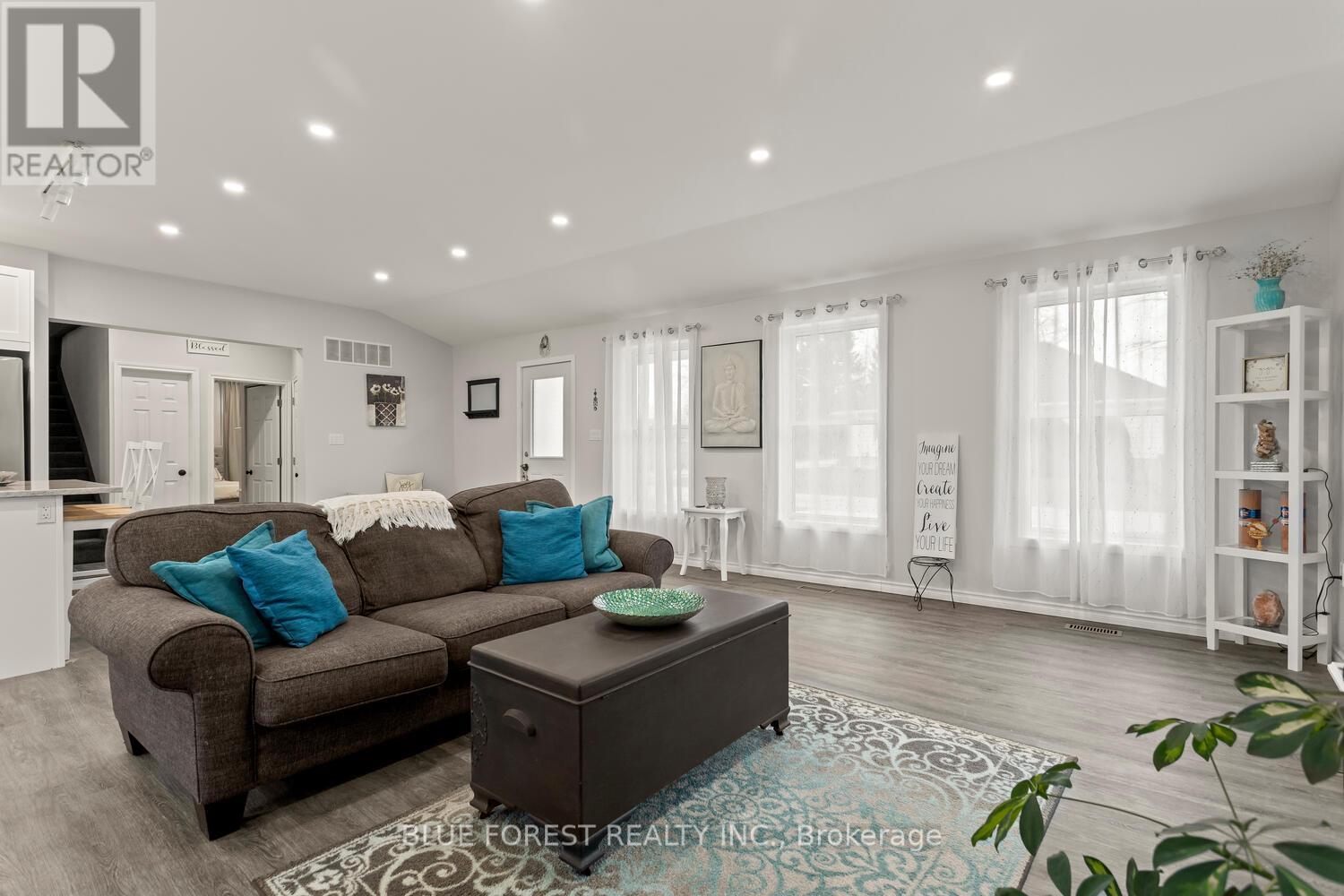 1148 Jane Street, West Elgin, Ontario  N0L 2P0 - Photo 16 - X12735476