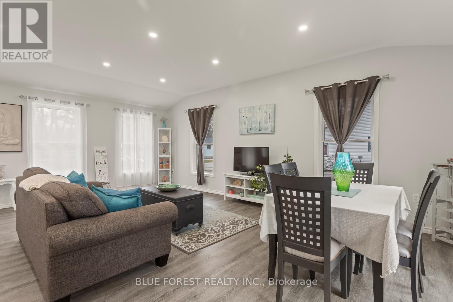 1148 Jane Street, West Elgin, Ontario  N0L 2P0 - Photo 18 - X12735476