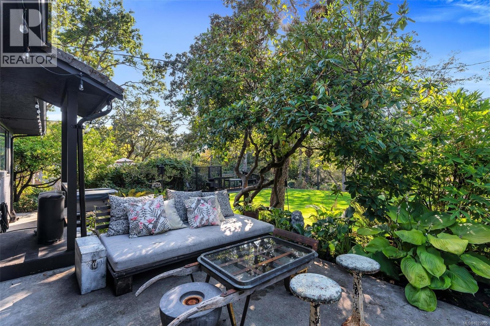 3198 Woodburn Ave, Oak Bay, British Columbia  V8P 5B7 - Photo 27 - 1023995