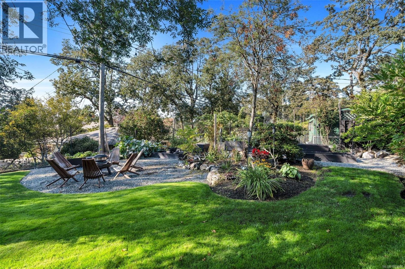 3198 Woodburn Ave, Oak Bay, British Columbia  V8P 5B7 - Photo 33 - 1023995