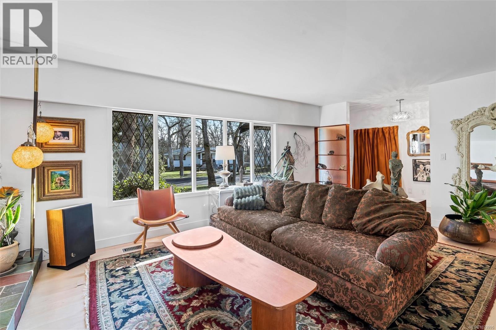 3198 Woodburn Ave, Oak Bay, British Columbia  V8P 5B7 - Photo 8 - 1023995