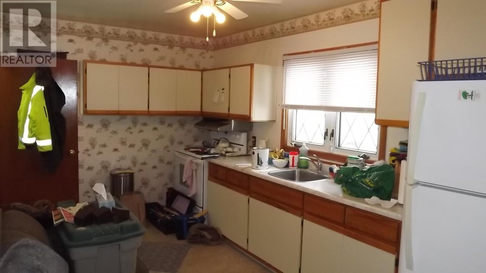 223 Mississauga Ave, Elliot Lake, Ontario  P5A 1E3 - Photo 9 - SM260108