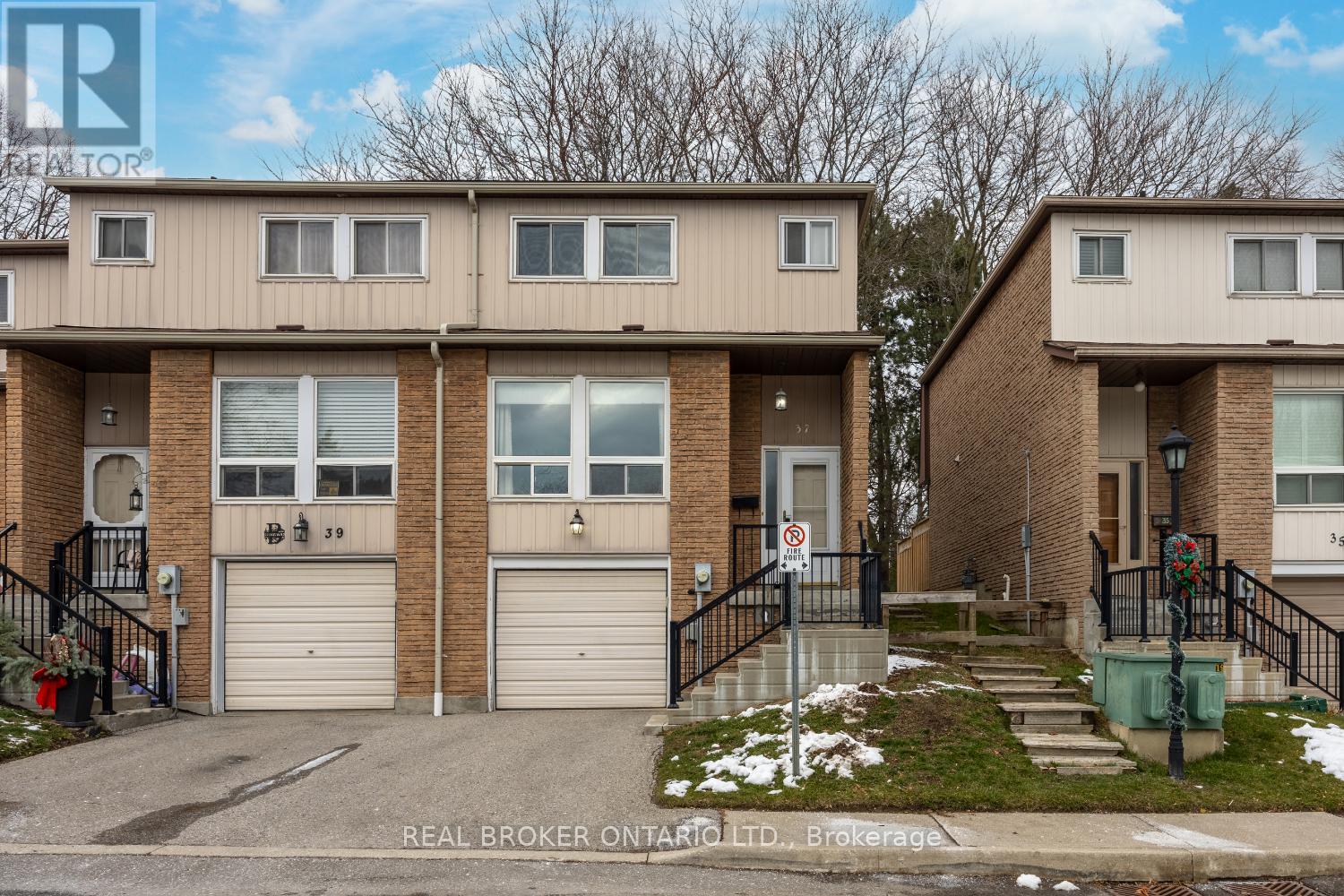 37 MACEY COURT, Ajax, Ontario