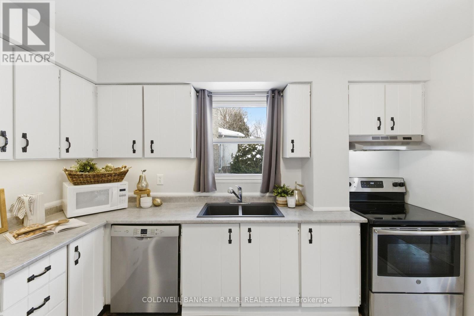 11 Beecroft Court, Whitby, Ontario L1P 1C7 - Photo 16 - E12735514