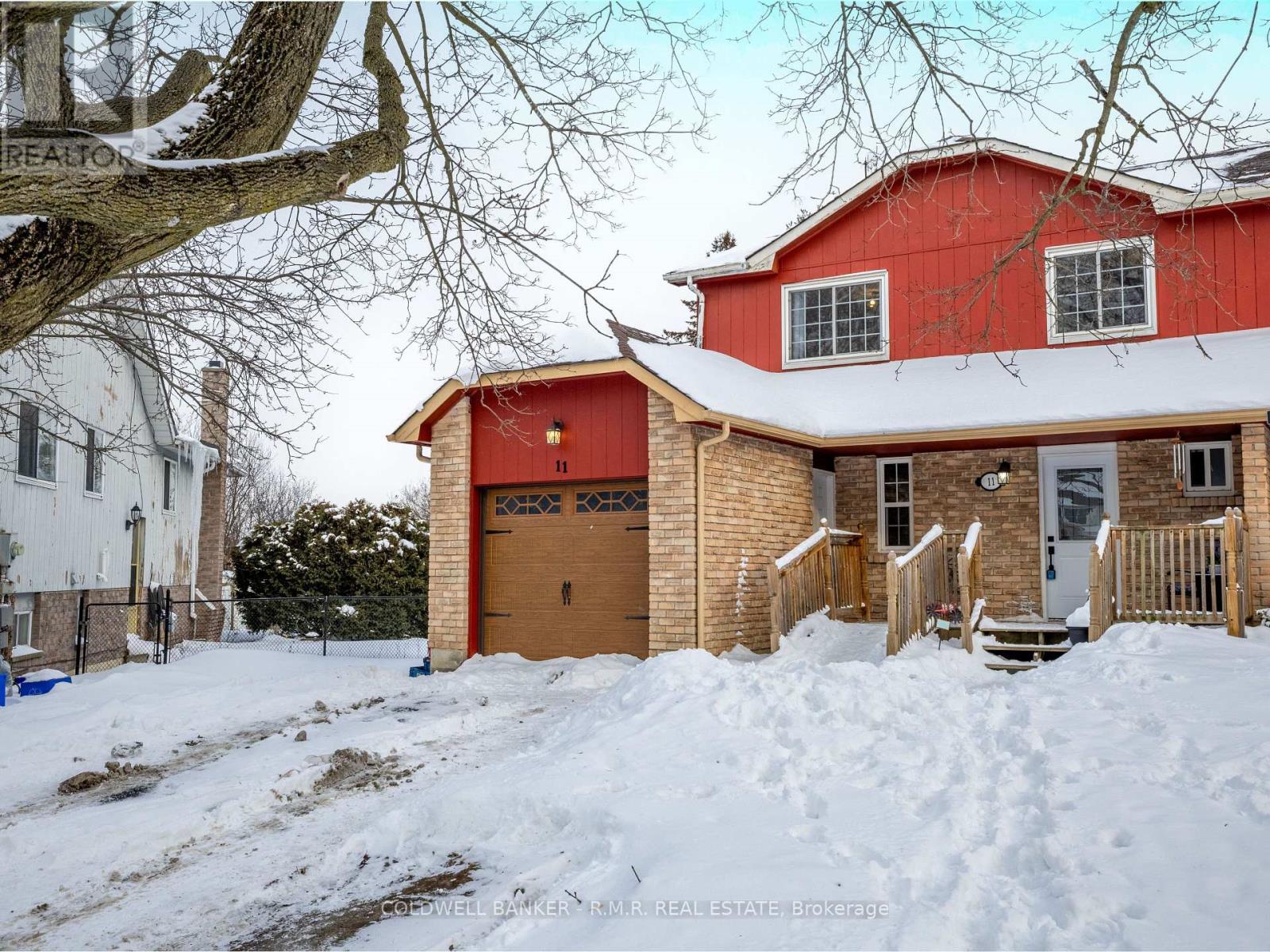 11 Beecroft Court, Whitby, Ontario L1P 1C7 - Photo 2 - E12735514