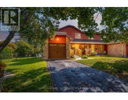 11 BEECROFT COURT, Whitby, Ontario