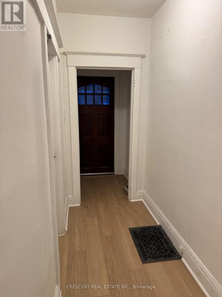 Main - 1057 Davenport Road, Toronto, Ontario  M6G 2C2 - Photo 2 - C12735432