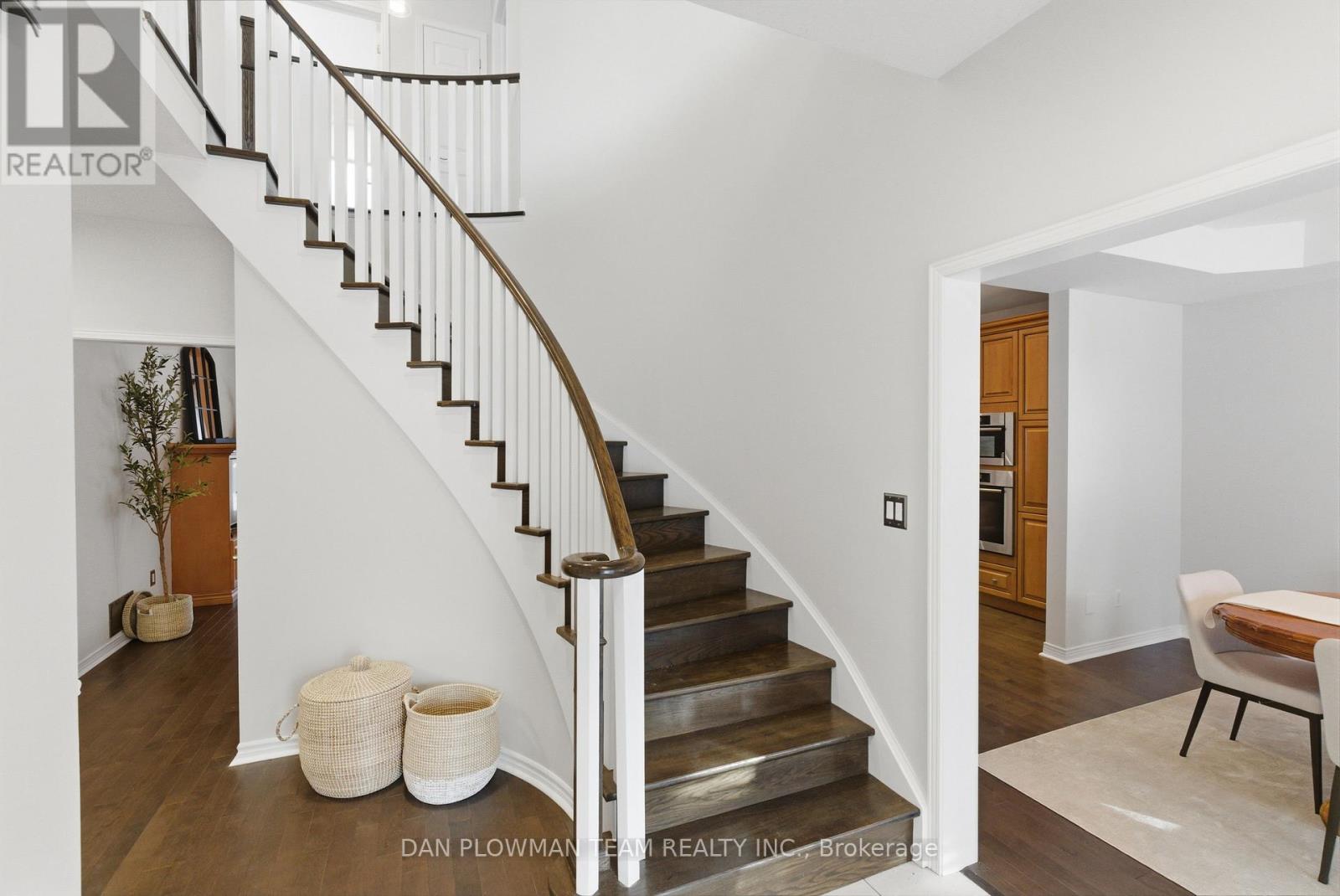 283 Ryerson Crescent, Oshawa, Ontario  L1G 8B7 - Photo 2 - E12735452