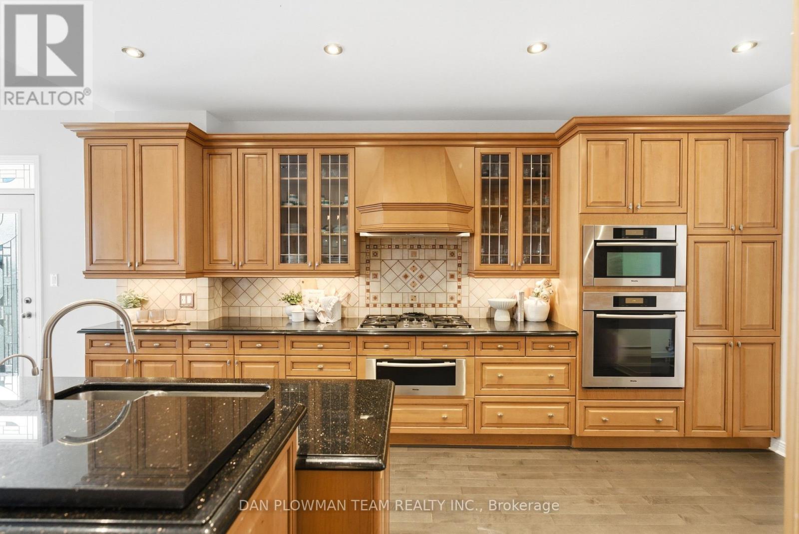 283 Ryerson Crescent, Oshawa, Ontario  L1G 8B7 - Photo 9 - E12735452