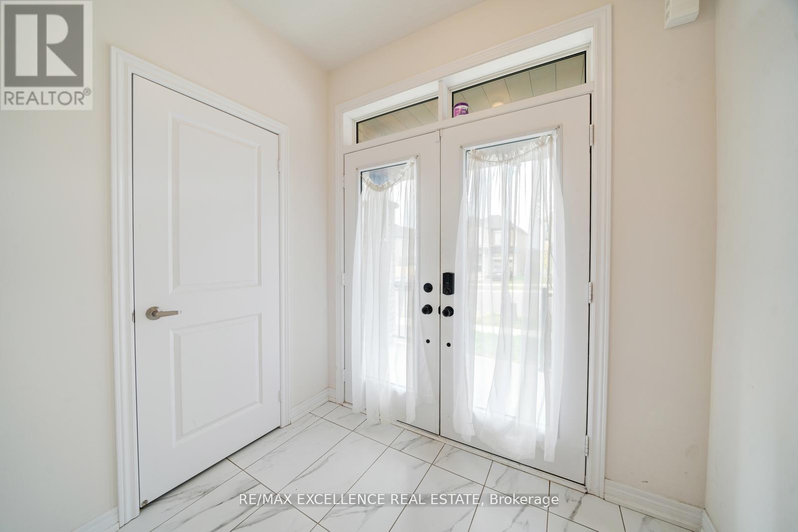 2085 Coppermine Street, Oshawa, Ontario  L1L 0T2 - Photo 4 - E12735456
