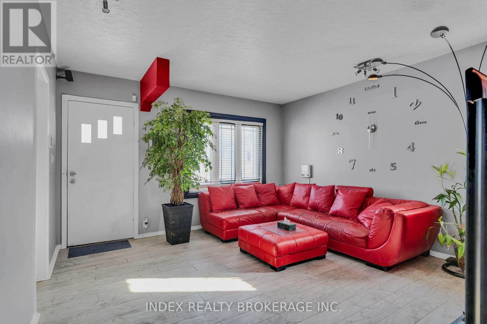 86 Gibbons Street, Oshawa, Ontario  L1J 4X9 - Photo 5 - E12735498