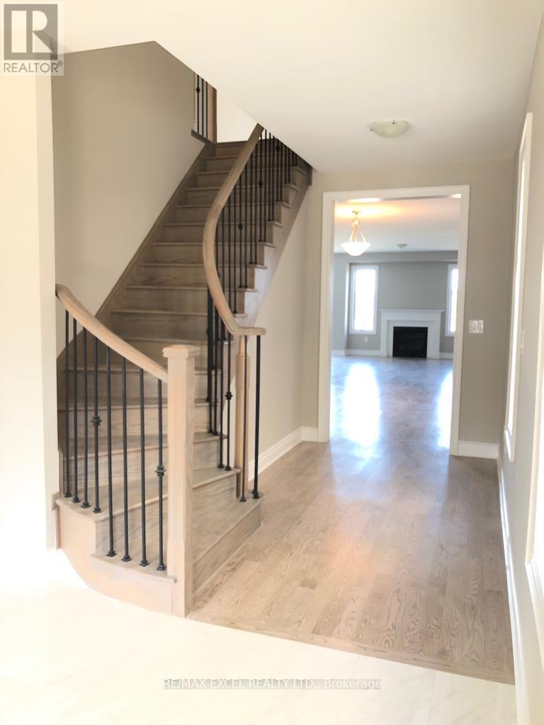 94 Hartney Drive, Richmond Hill, Ontario  L4S 0K6 - Photo 5 - N12735394