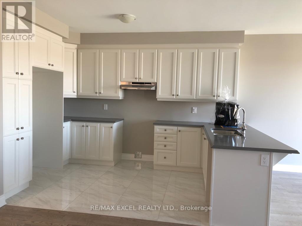 94 Hartney Drive, Richmond Hill, Ontario  L4S 0K6 - Photo 6 - N12735394