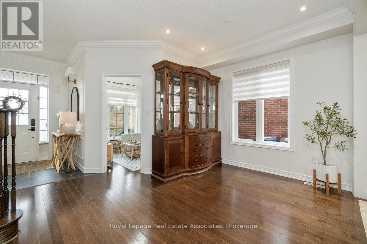 30 Danfield Court, Brampton, Ontario  L6Y 2X9 - Photo 7 - W12735320