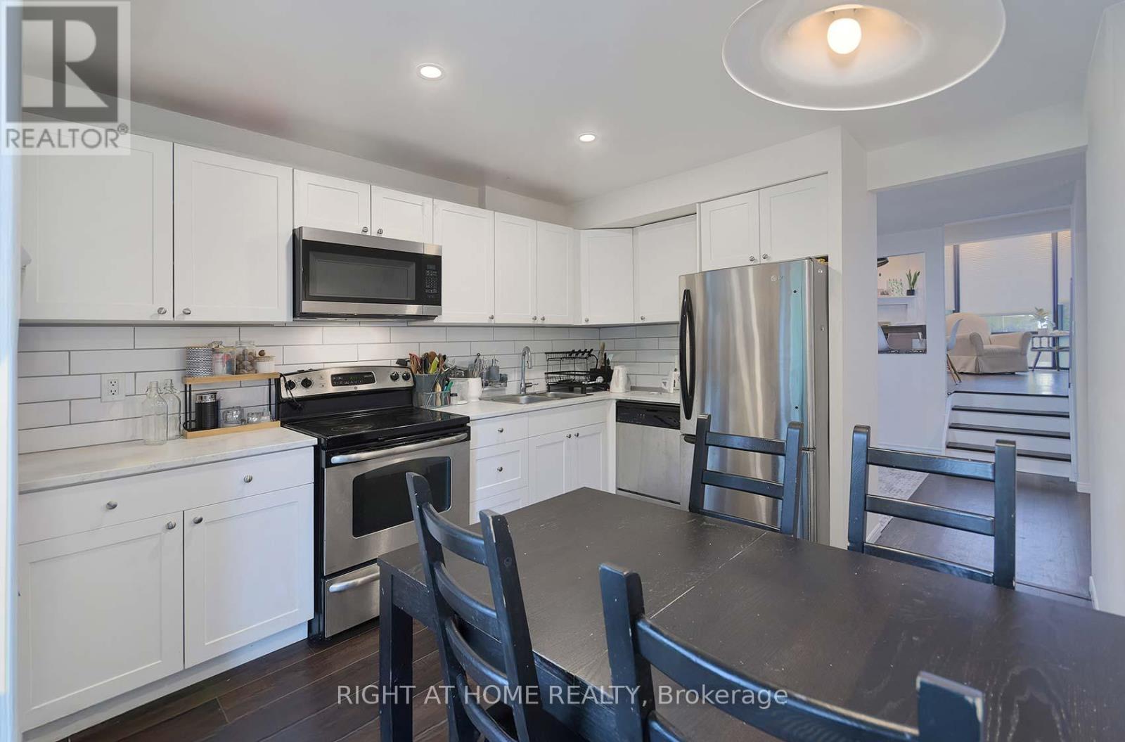 B - 164 Quebec Avenue, Toronto, Ontario  M6P 2T8 - Photo 10 - W12735322