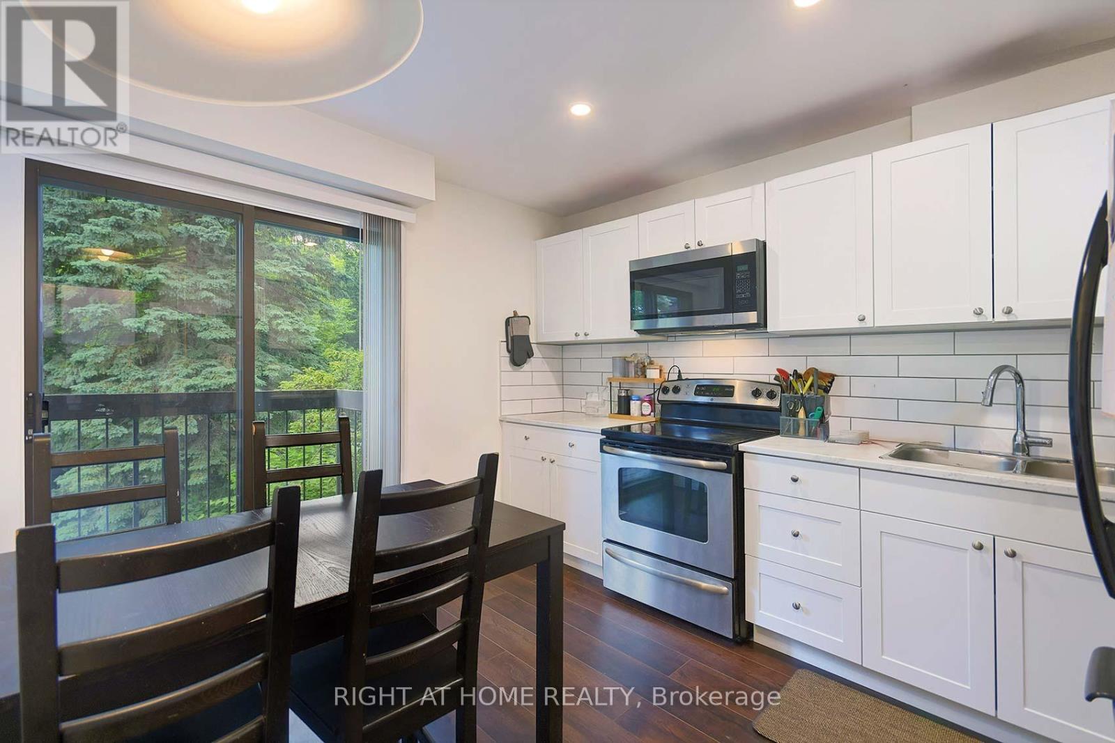 B - 164 Quebec Avenue, Toronto, Ontario  M6P 2T8 - Photo 11 - W12735322