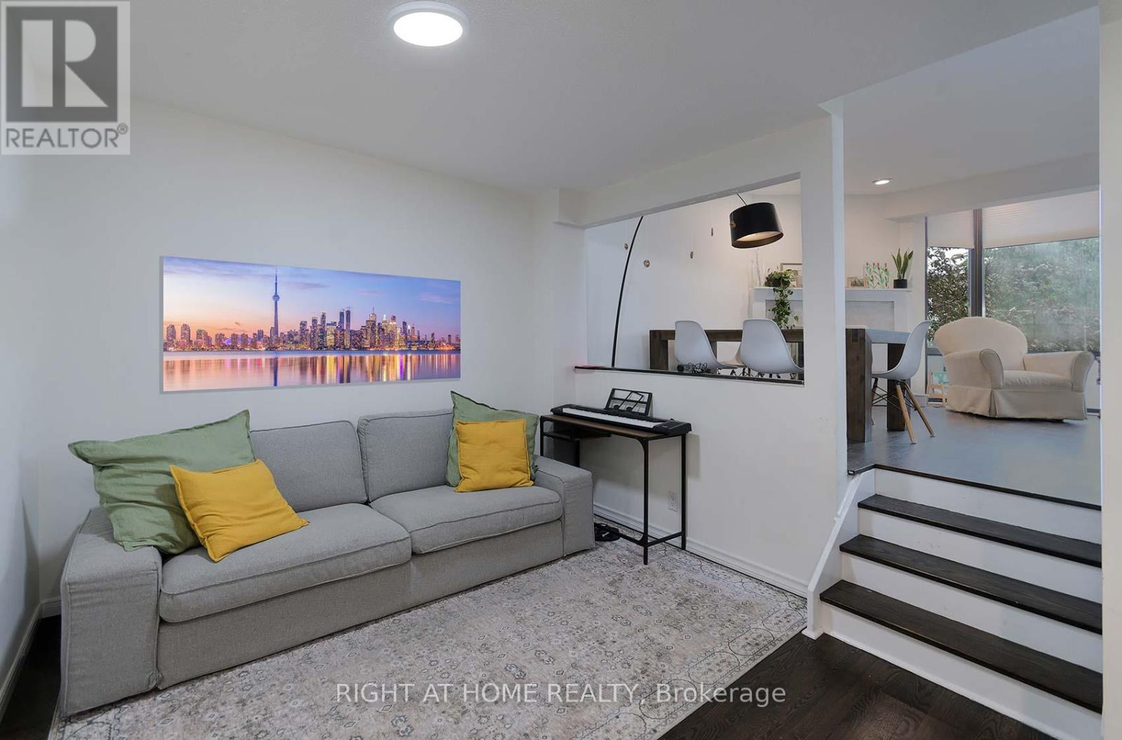 B - 164 Quebec Avenue, Toronto, Ontario  M6P 2T8 - Photo 12 - W12735322