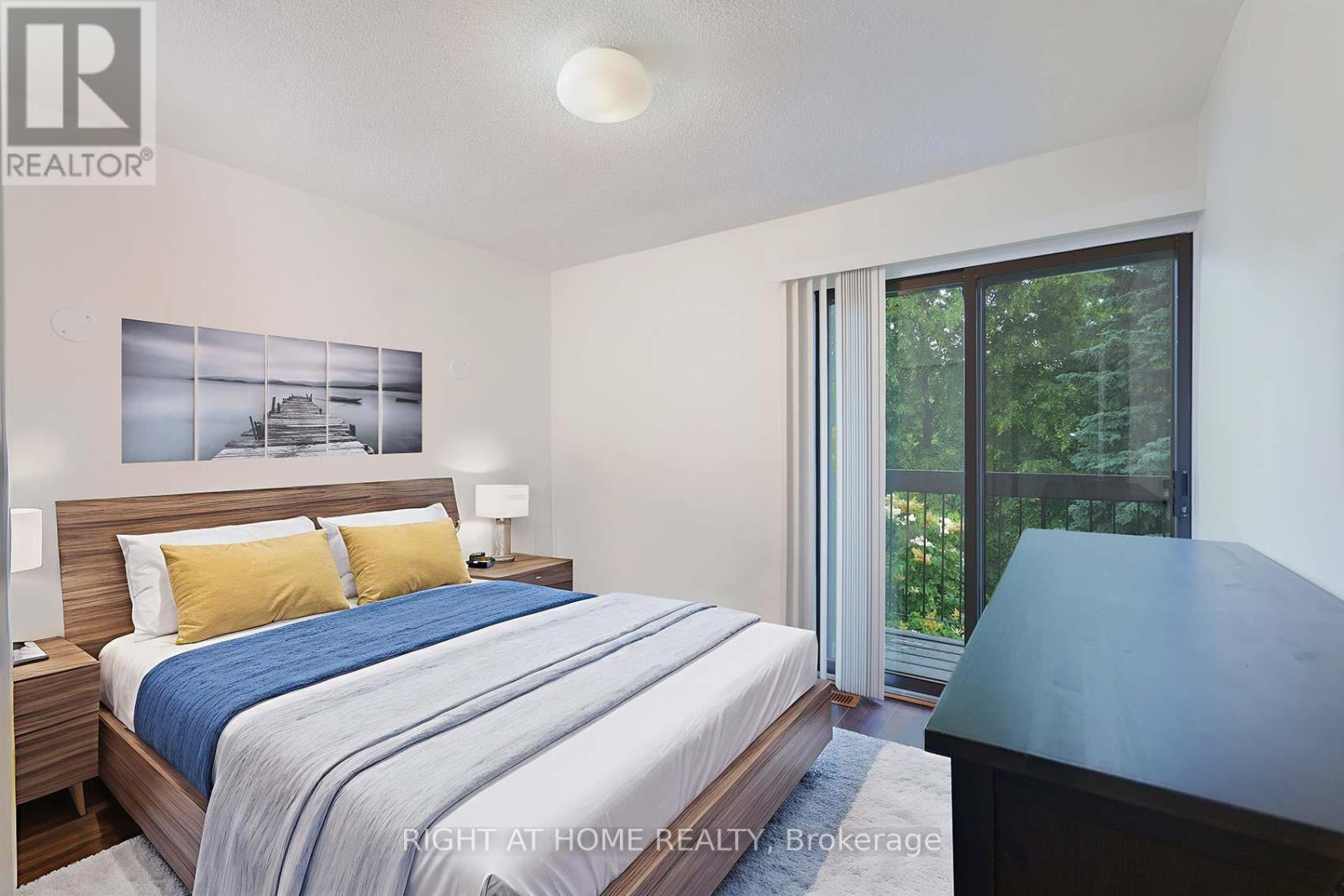 B - 164 Quebec Avenue, Toronto, Ontario  M6P 2T8 - Photo 13 - W12735322