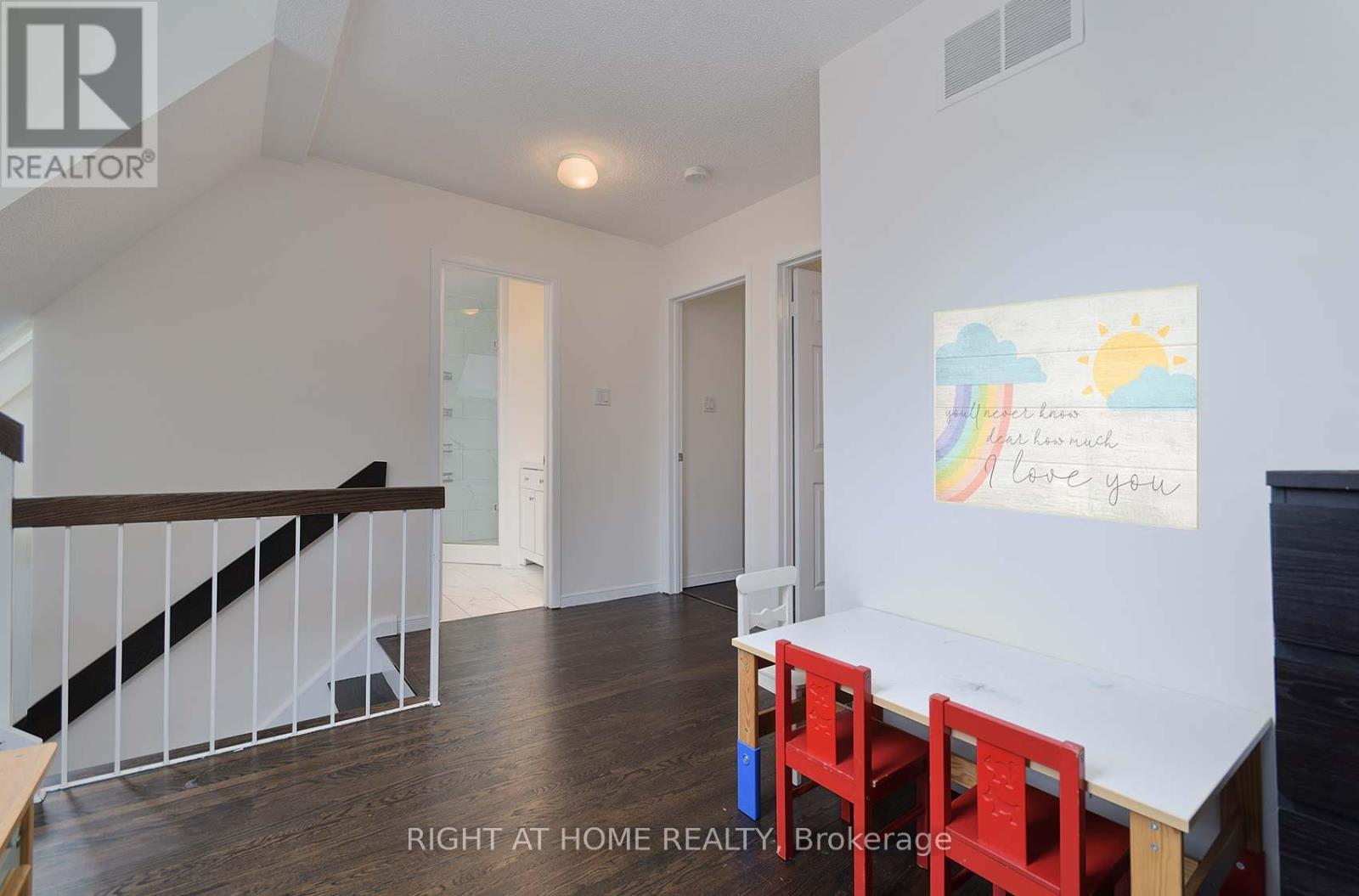 B - 164 Quebec Avenue, Toronto, Ontario  M6P 2T8 - Photo 17 - W12735322