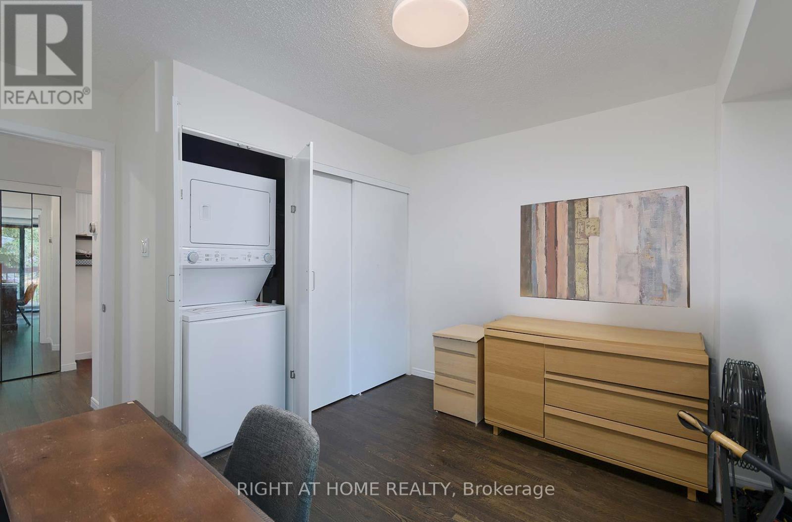 B - 164 Quebec Avenue, Toronto, Ontario  M6P 2T8 - Photo 19 - W12735322