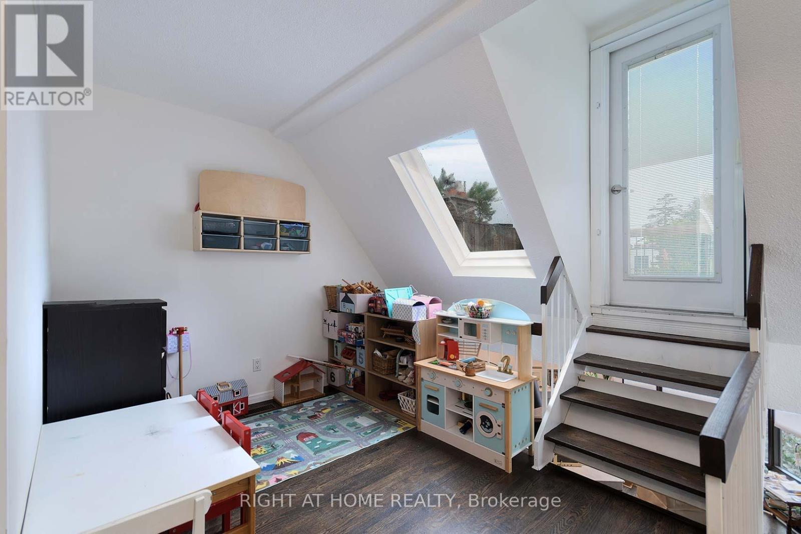 B - 164 Quebec Avenue, Toronto, Ontario  M6P 2T8 - Photo 20 - W12735322