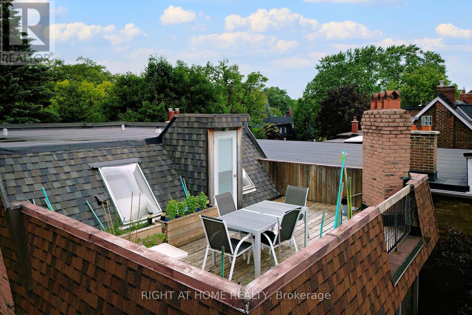 B - 164 Quebec Avenue, Toronto, Ontario  M6P 2T8 - Photo 22 - W12735322