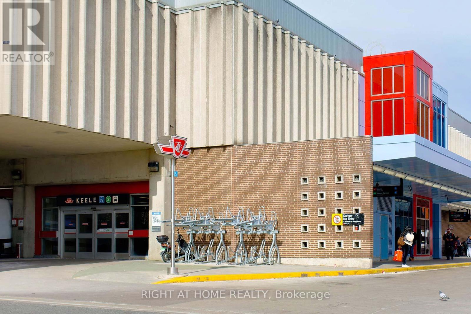 B - 164 Quebec Avenue, Toronto, Ontario  M6P 2T8 - Photo 33 - W12735322