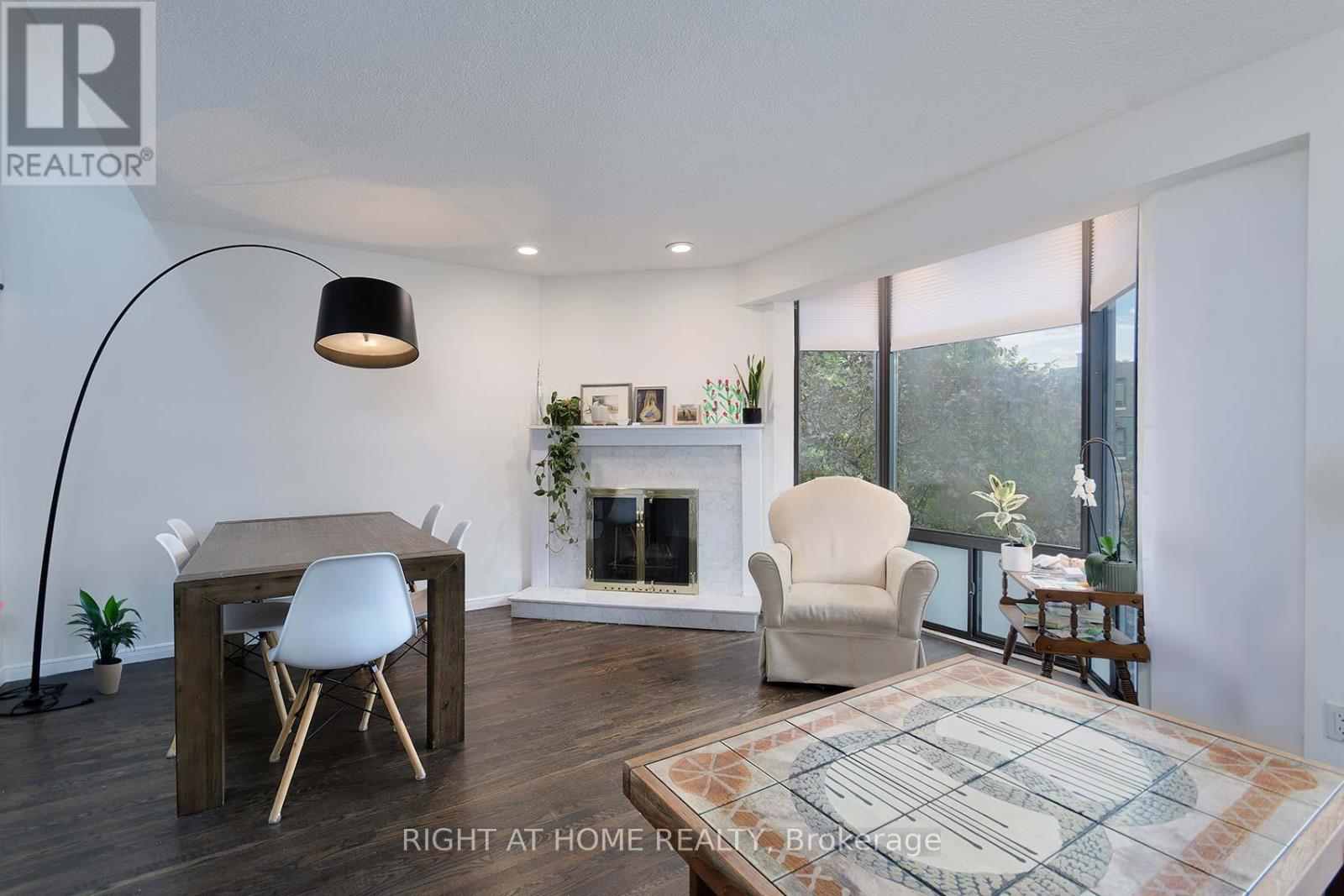 B - 164 Quebec Avenue, Toronto, Ontario  M6P 2T8 - Photo 6 - W12735322