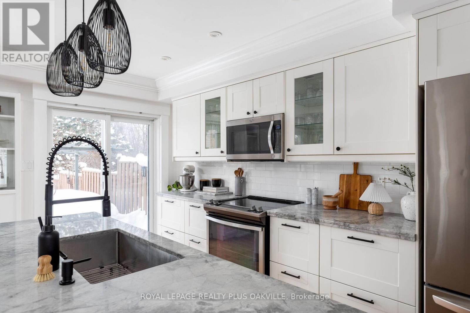 4074 Kryzan Drive, Burlington, Ontario  L7M 4Z4 - Photo 14 - W12735418