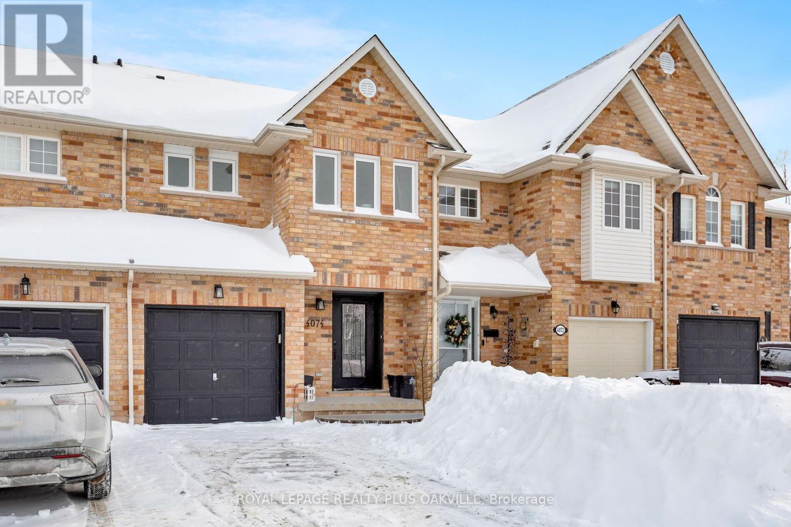 4074 Kryzan Drive, Burlington, Ontario  L7M 4Z4 - Photo 2 - W12735418